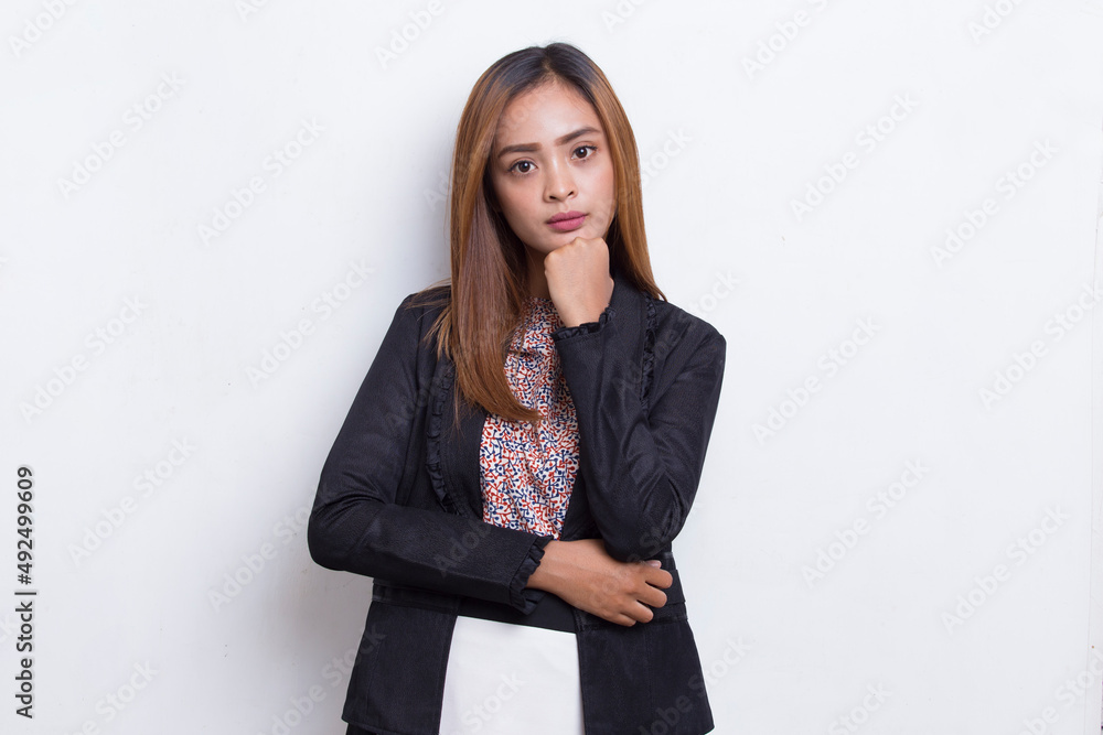 young beautiful asian business woman thinking idea isolated on white background
young beautiful asian business woman thinking idea isolated on white background
