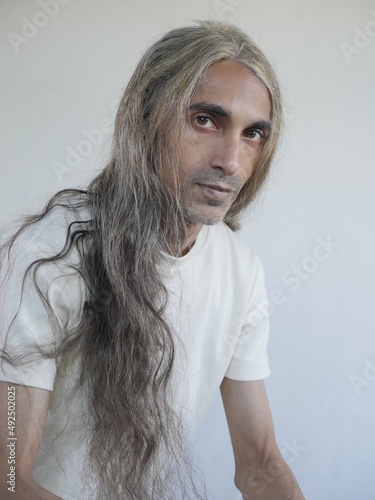 Cuadro en lienzo Middle eastern man with long hair
