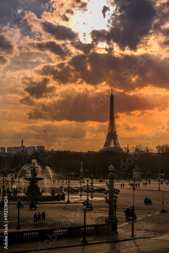 France Paris Tour Eiffel Grand palais soleil environnement climat