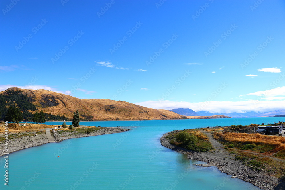 テカポ湖、羊飼いの教会、エメラルドグリーン、湖、絶景（ニュージーランド）