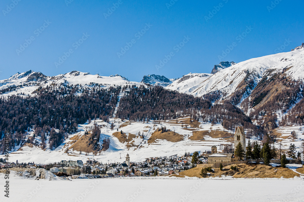 Celerina, Dorf, Bel Taimpel, Kirche, Oberengadin, Alpen, San Gian, Graubünden, St. Moritz, Winter, Wintersport, Langlauf, Schweiz