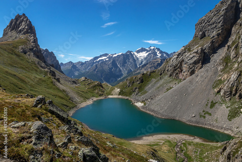 Fototapeta Naklejka Na Ścianę i Meble -  Le Grand Lac , Paysage  du Massif du Grand Galibier  en été  , Hautes-Alpes , France