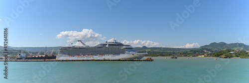 Bilde på lerret Tourist liner at the pier in Dominican Republic
