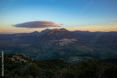 Tramonto su Oliena dal Monte Ortobene, provincia di Nuoro, Sardegna