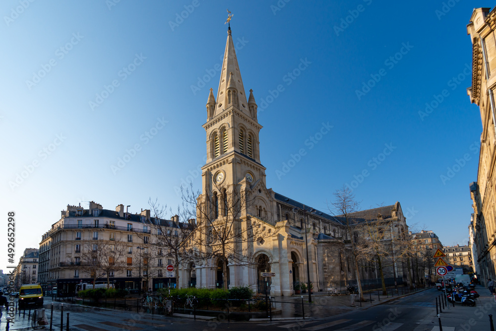 Vue extérieure de l'église Saint-Joseph-des-Nations. Cette église catholique construite au 19ème siècle est située dans le 11ème arrondissement de Paris, France	