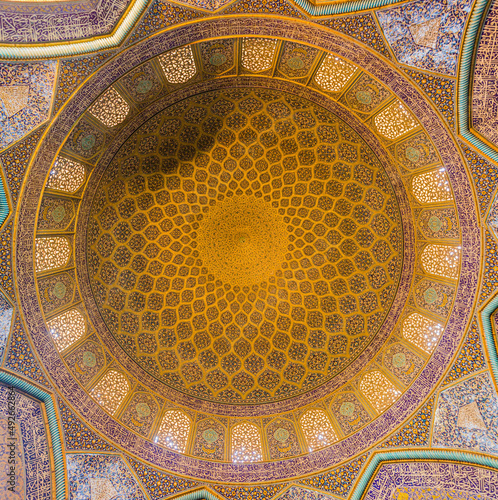 Photo Dome of Sheikh Lotfollah Mosque in Isfahan, Iran