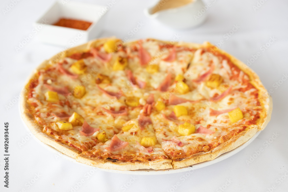 pizza hawaiana pizza hawaiana