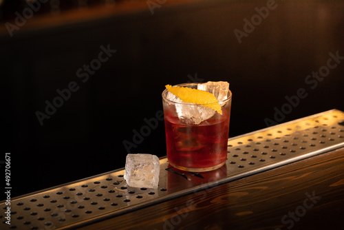 negroni cocktail bar arancia ghiaccio