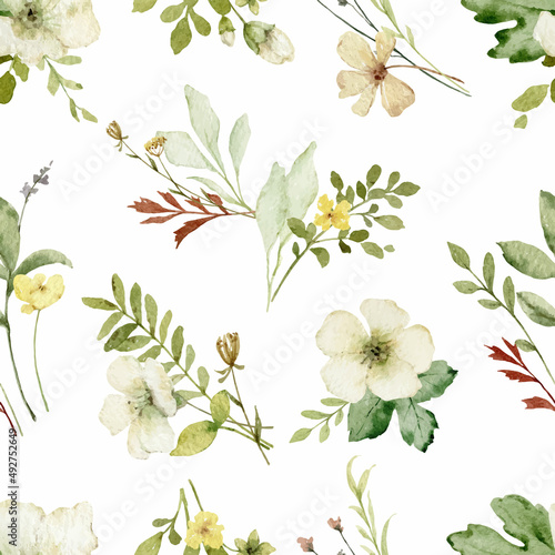 Fototapeta Naklejka Na Ścianę i Meble -  Watercolor vector seamless pattern with green foliage and flowers.