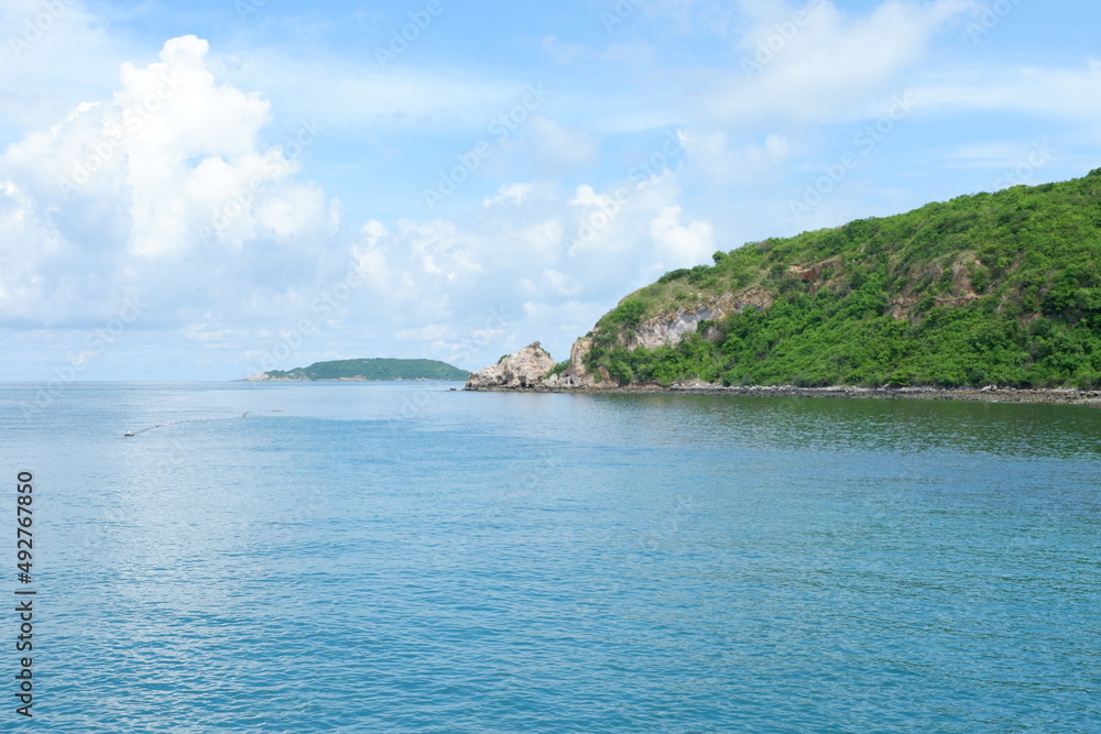 Koh Kham is an island located in Thailand, the sea is beautiful.