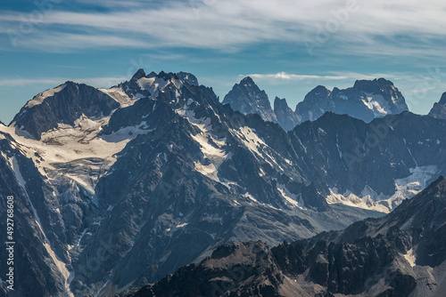 Paysage  du Massif des Ecrins , zoom sur L' Ailefroide et le Pelvoux ,   en été  , Hautes-Alpes , France © jeanmichel deborde