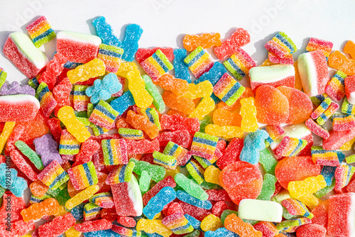 Sour gummy candy