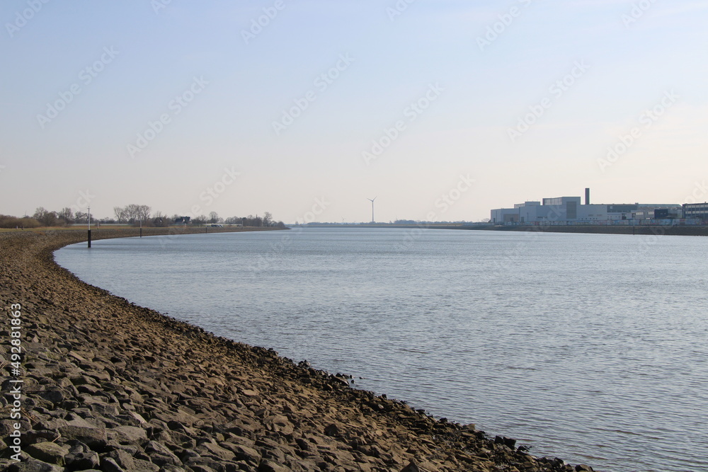 Weser von Bremen Vegesack aus gesehen (River Weser as seen from Vegesack, Bremen, Germany)
