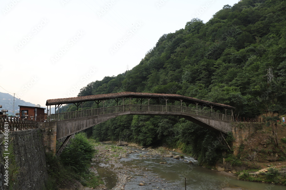 Fototapeta premium rizede eski bir köprü