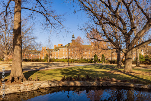 Obraz na płótnie Sunny exteior view of the campus of Oklahoma State University w salonie