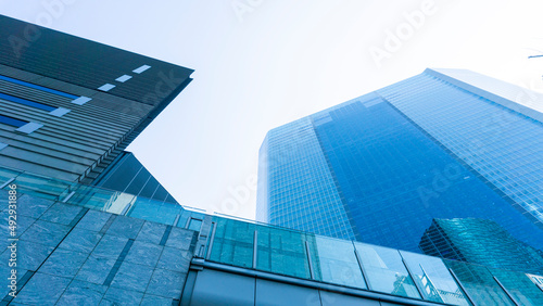 Scenery of a high-rise office building fitted with glass_01