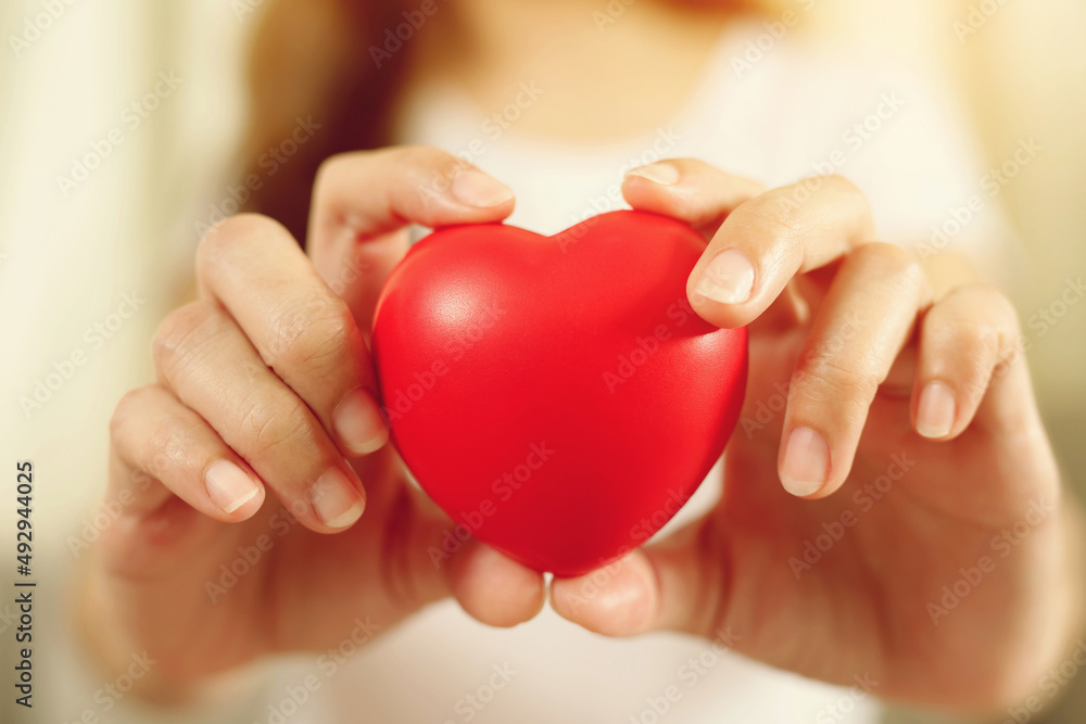 Maintaining a healthy heart Avoid smoking or alcoholic beverages and get enough rest. Maintaining a healthy heart Avoid smoking or alcoholic beverages and get enough rest.