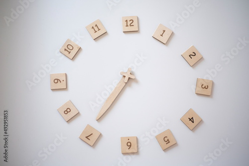 Wooden numbers, square, block, symbol, clock, time to bed, 7 pm, 7 am, time to wake up