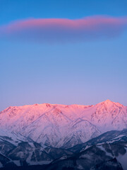 Fototapete Lavendelfarbene Motive Morgenrot in den japanischen Nordalpen  © Giichi Tanaka
