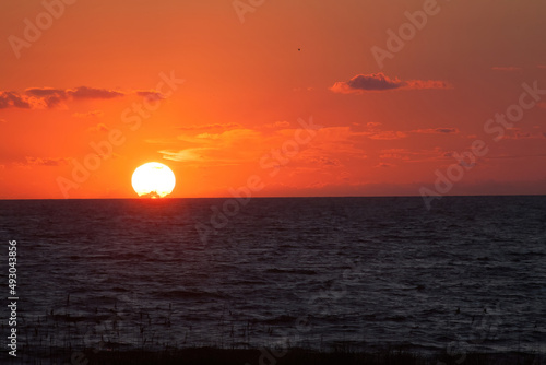 Fototapeta Naklejka Na Ścianę i Meble -  Ocean at sunrise