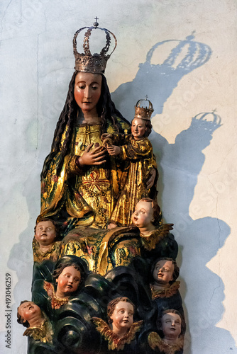 Virgen Inglesa en la capilla del Sagrario o Capilla de la Virgen Inglesa en Catedral de Mondoñedo, Lugo, Galicia, España