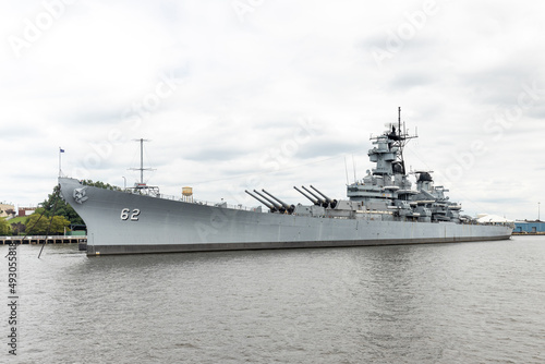 Billede på lærred The Battleship New Jersey Museum and Memorial, as seen from the Delaware River,