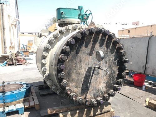 Massive giant Gate valve for an oil and gas project in middle east photo