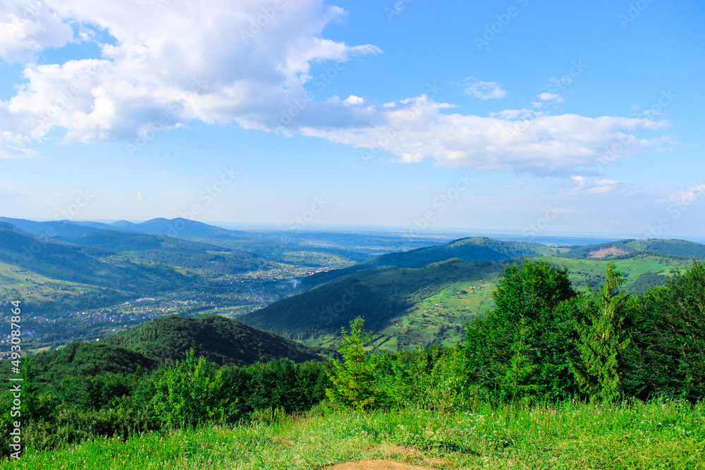 Fototapeta premium View from Mount Makovitsa in Western Ukraine. Landscape on mountains and forests. Ukraine, Yaremche
