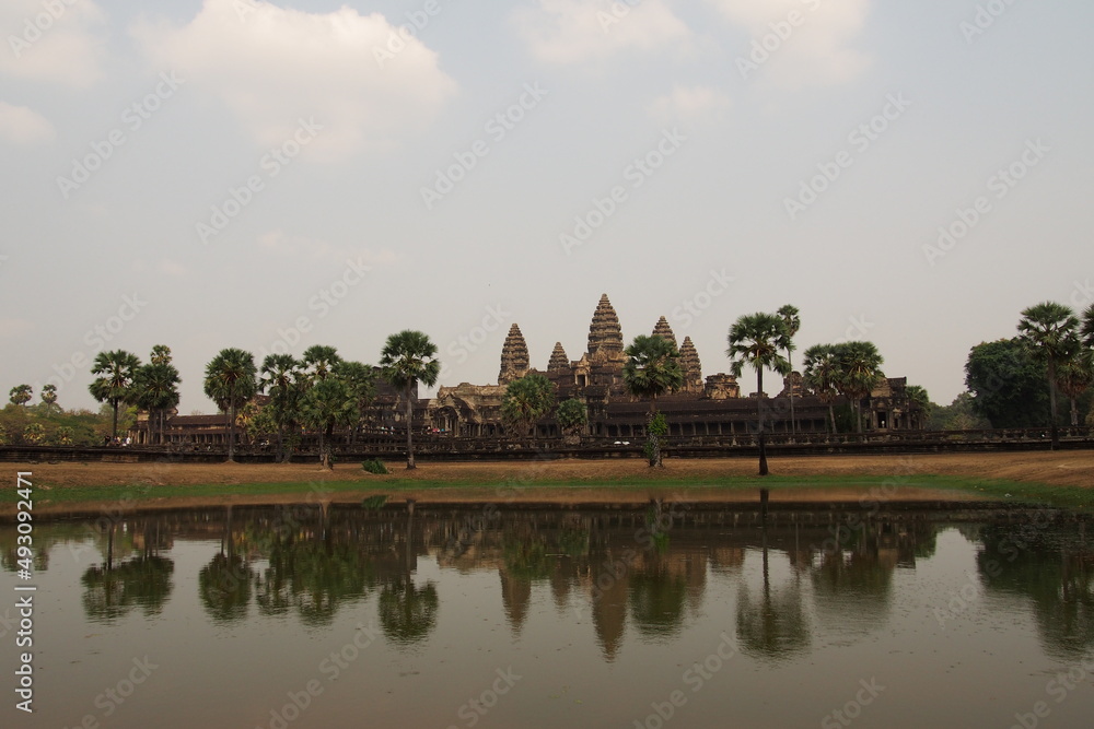 Fototapeta premium Angkor Wat, ancient building