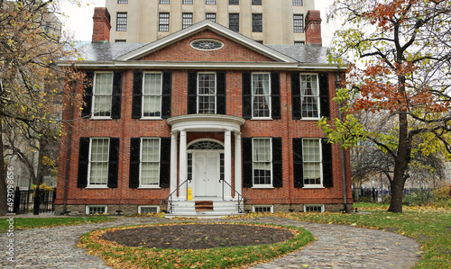 Φωτογραφία Path to Campbell House Museum - Toronto, Ontario, Canada