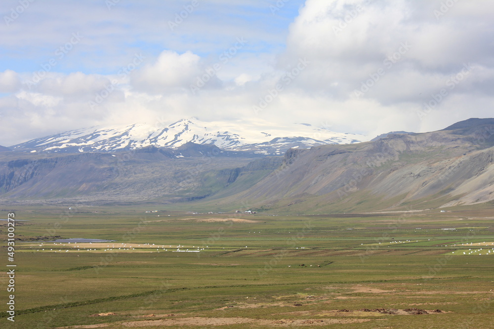 Scenic Icelandic landscape with Snaefellsjökull, starting point of 'Journey to the Centre of the Earth' (horizontal), Snaefellsnes, Iceland