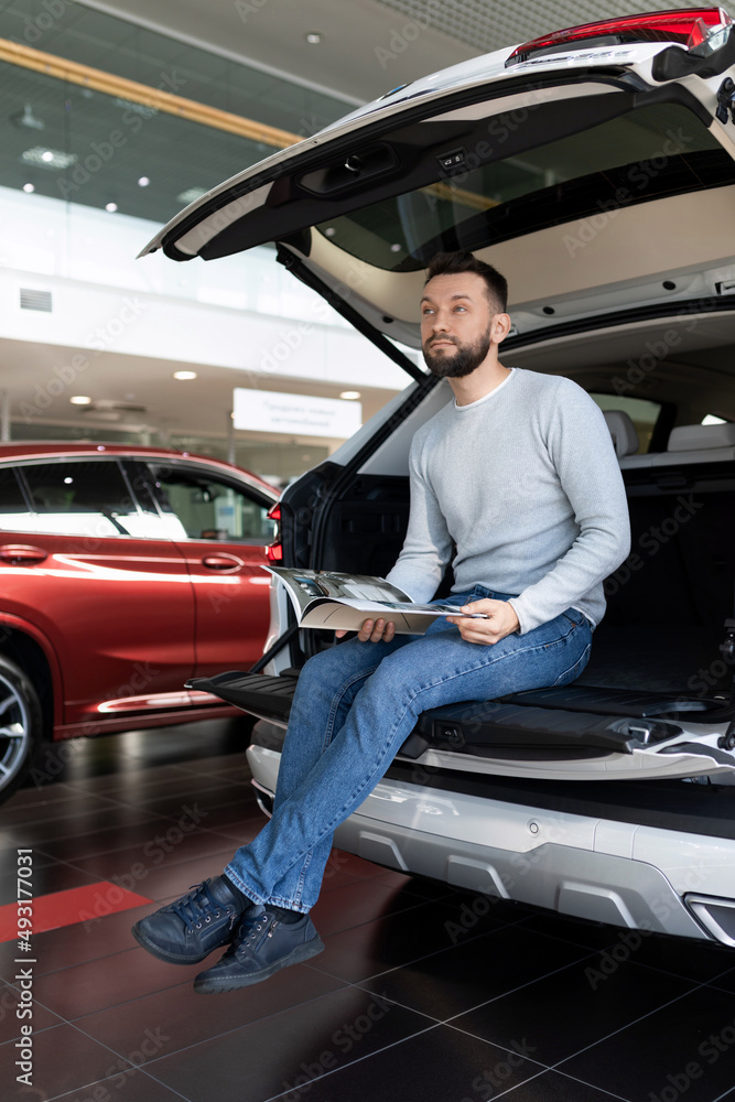 the driver in the trunk of the car chooses an insurance policy for himself the cars of his family members the driver in the trunk of the car chooses an insurance policy for himself the cars of his family members