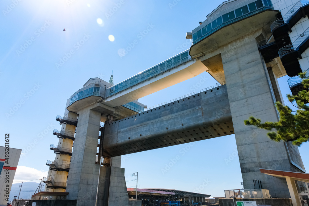 Obraz premium 静岡県沼津市 沼津港の水門 びゅうお