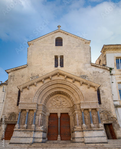 Cathedral of St. Trophime (Cathédrale Saint-Trophime d'Arles), Arles, Bouches-du-Rhône,  Provence, France. Roman and Romanesque Monuments of Arles are UNESCO World Heritage © Luis