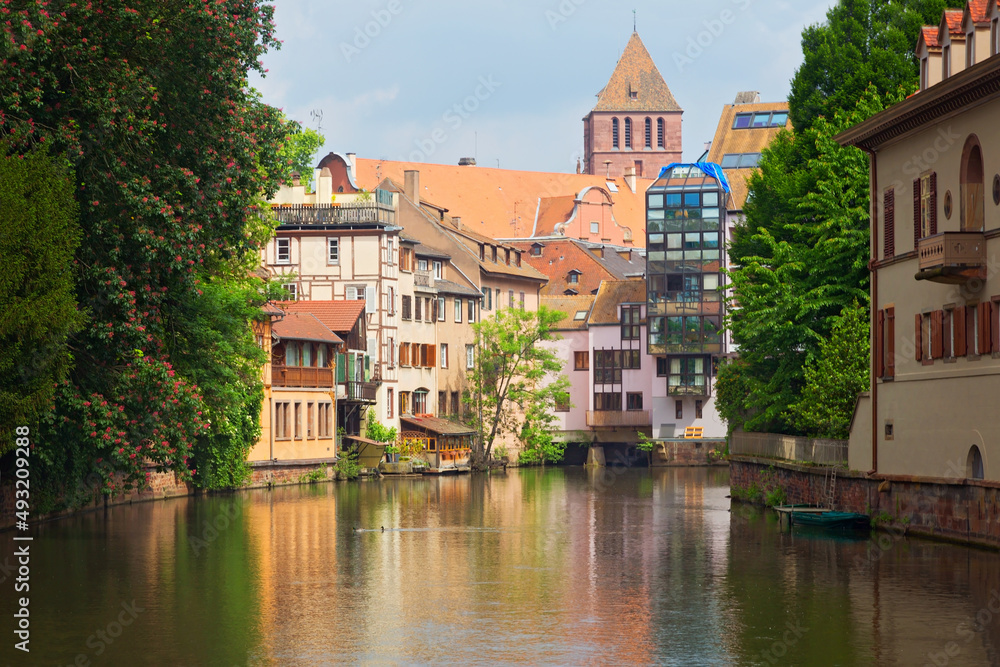 Fototapeta premium Straßburg im Frühling, Frankreich