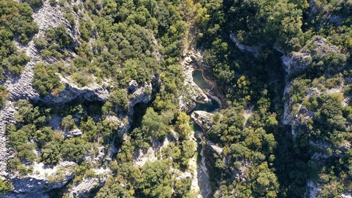 survol de l'arrière pays de Montpellier en Occitanie dans le sud de la France et piémont des Cévennes