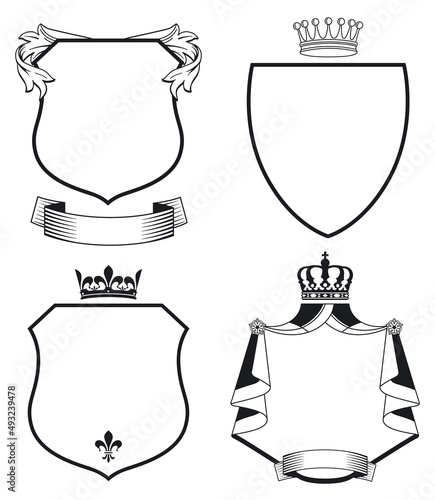 Wappen mit Schilder und Kronen isoliert auf weißem Hintergrund. Illustration