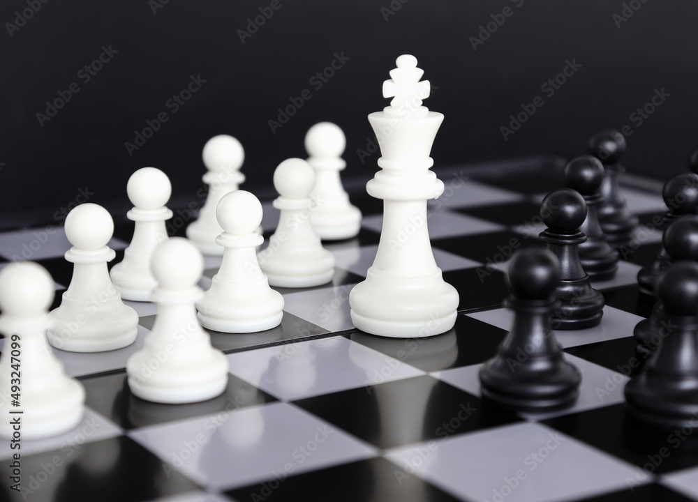 Brainstorming business strategy chess board game. business leader concept. Brainstorming business strategy chess board game. business leader concept.