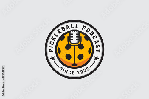 pickleball podcast logo with a combination of a ball and microphone