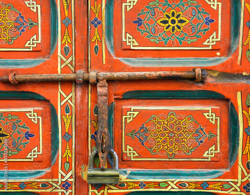 Recorte de colorida puerta en Rabat (Marruecos)