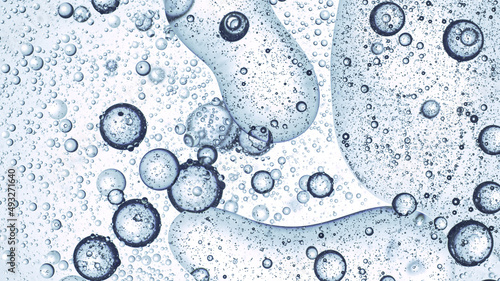 Moving Bubbles on Light Bac...