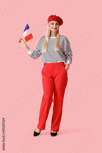 Beautiful woman with flag o...
