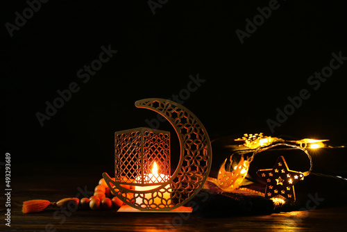 Arabic candle holder with g...