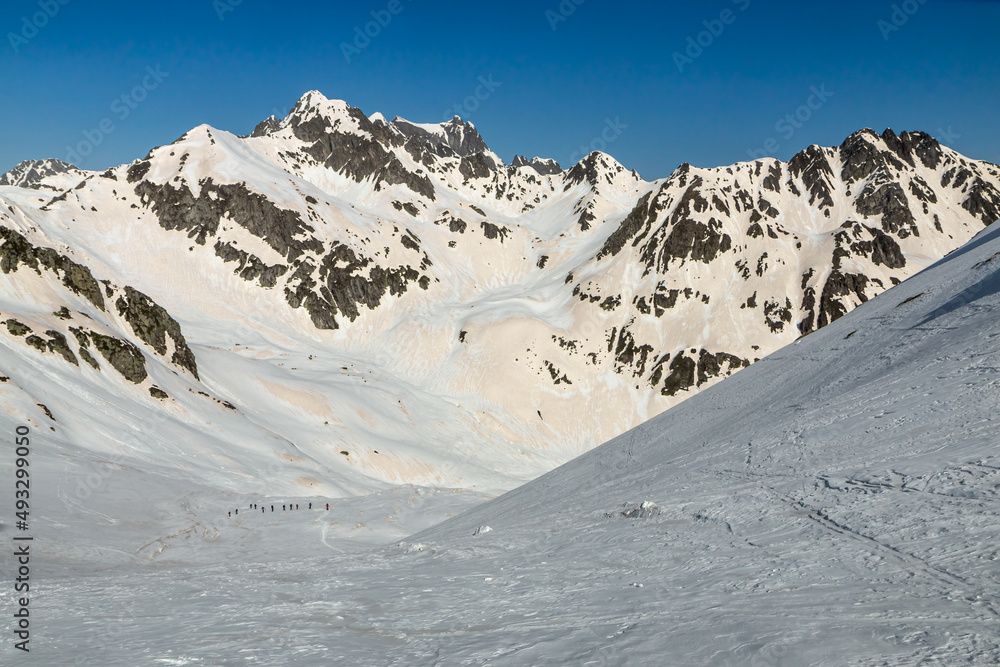 Paysage du Massif de Belledonne en hiver , Pic du Frêne et Pic de la Lavoire  ,Savoie , Alpes , France