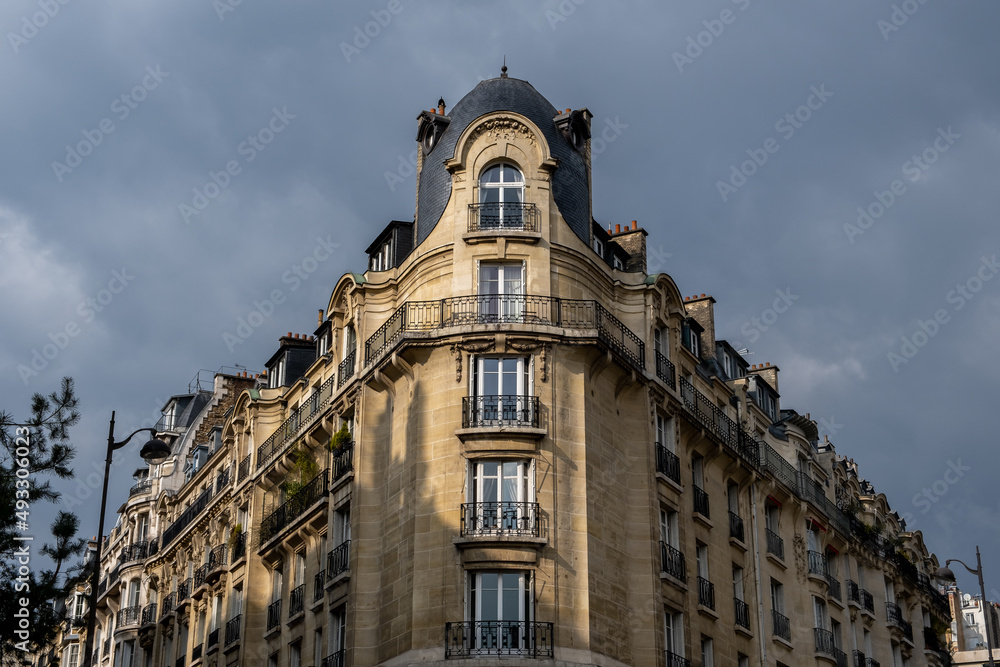 A classic front facade architecture in Paris