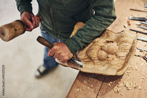 Fotografía He can carve just about anything