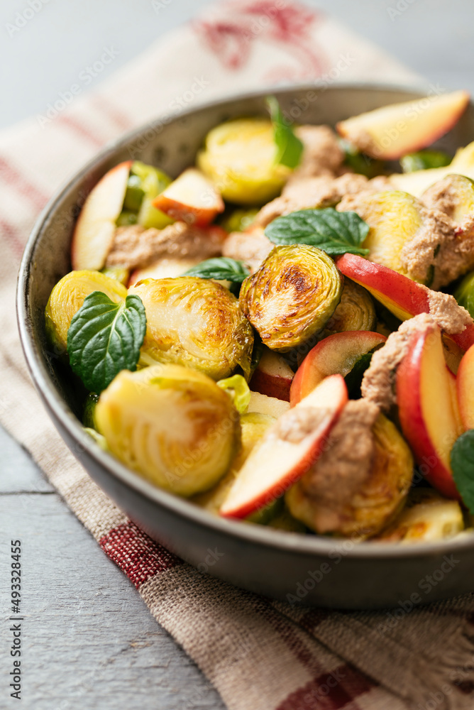 Brussels Sprouts and Apples with Walnut Sauce Brussels Sprouts and Apples with Walnut Sauce