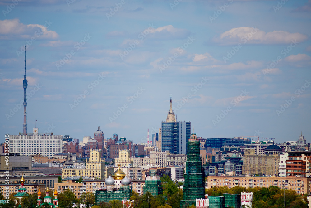 Obraz premium Moscow panorama with white house and tv and radio tower