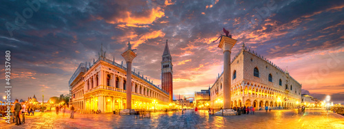 Markusplatz, Dogenpalast, Venedig, Italien 