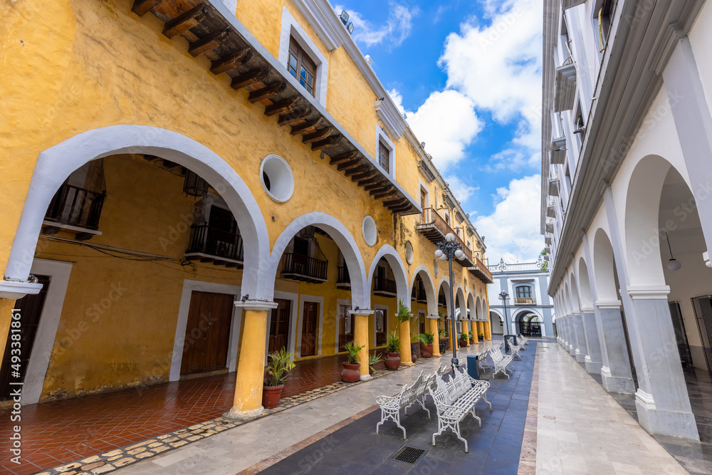 Mexico, Municipal Palace of Veracruz and colonial streets in historic center.